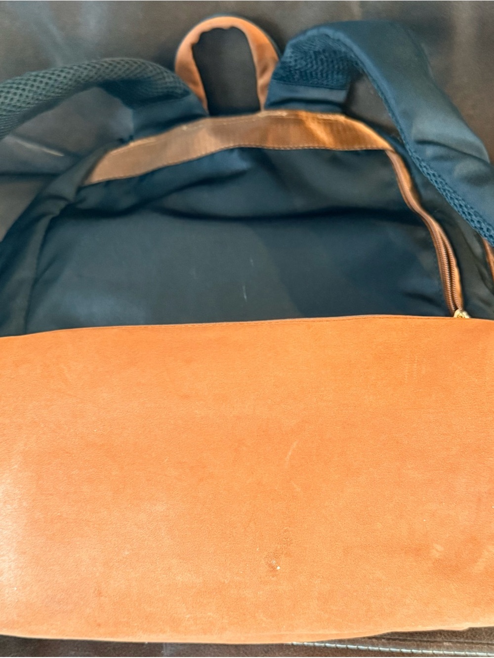 Lovevook 15.6 Black and Brown Backpack with charging station - Picture 7 of 11